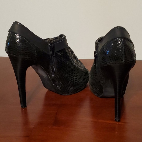 Gabriella Rocha booties, size 6 - Picture 3 of 5